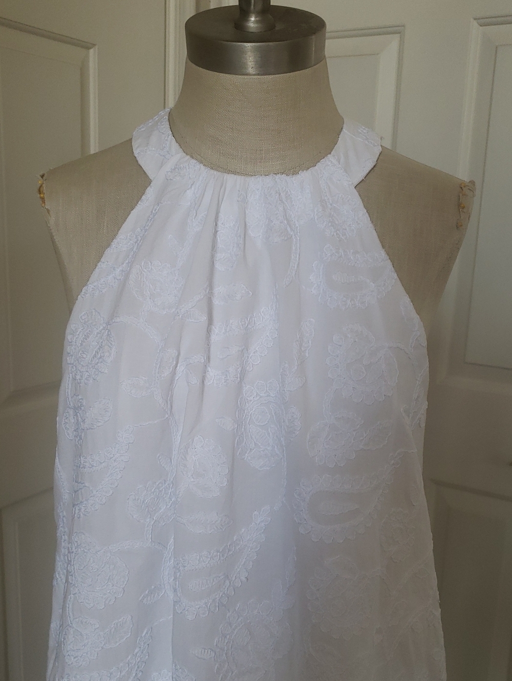 LOFT White Halter Shift Dress • Embroidered Floral Cotton • MP Petite • A-line - Picture 10 of 15
